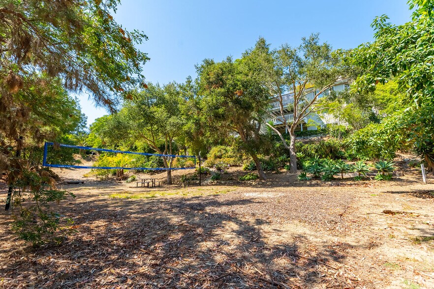 More Photos Of 543 1/2 Arroyo Ave, Santa Barbara Apartments For Sale