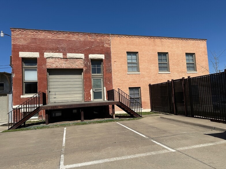 More Photos Of 4027 Main St, Dallas Manufacturing For Sale