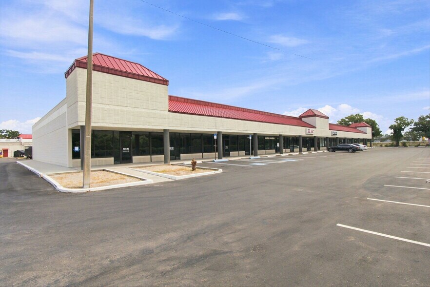 More Photos Of 14100 US Highway 19 N, Clearwater Unknown For Lease
