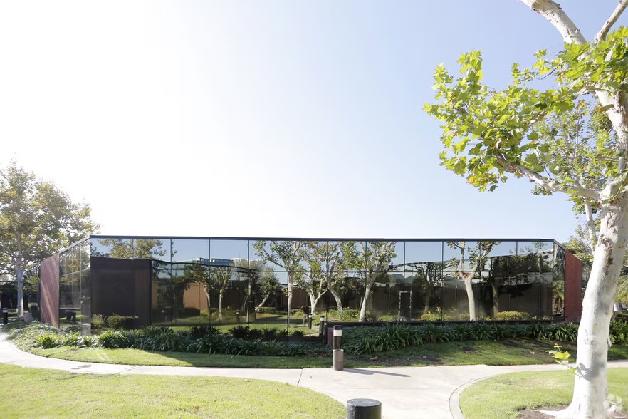 More Photos Of 5001 Birch St, Newport Beach Office For Lease