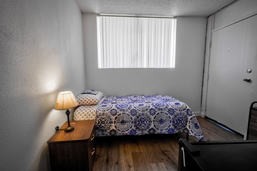 More Photos Of 200 S 8th St, Las Vegas Apartments For Sale