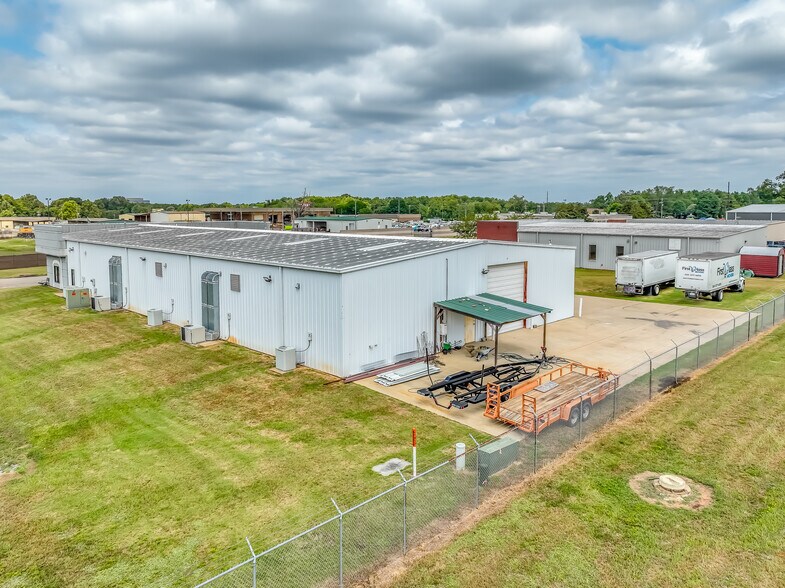 More Photos Of 285 Kershaw Industrial Blvd, Montgomery Warehouse For Sale