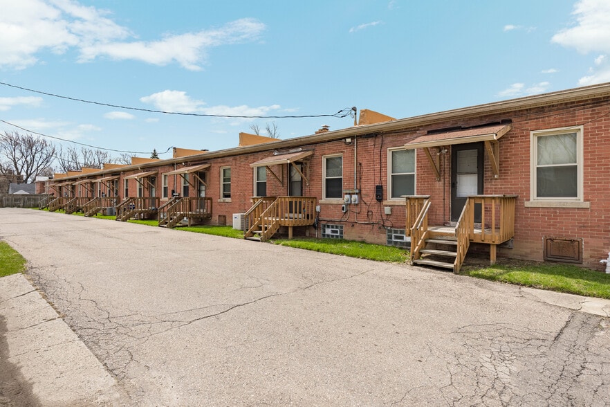 More Photos Of 51 Spokane Dr, Pontiac Apartments For Sale