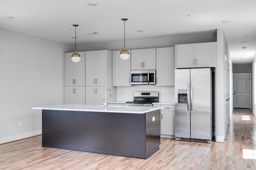 More Photos Of 1422 Bainbridge St, Richmond Apartments For Sale