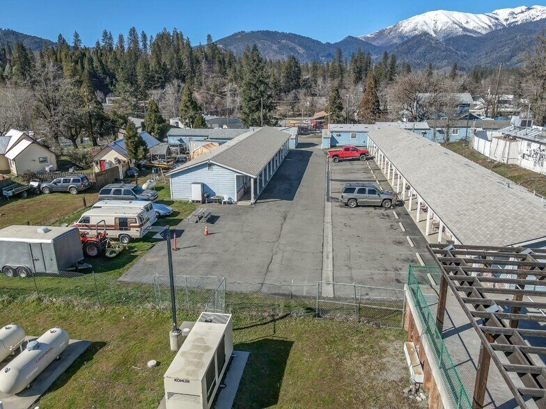 More Photos Of 718 Main St, Weaverville Hotel For Sale