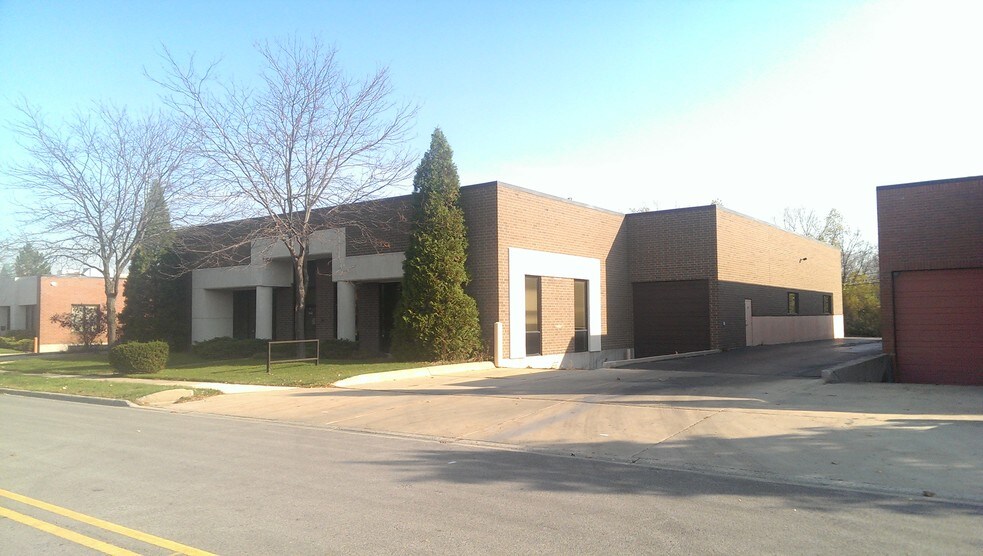 Primary Photo Of 1341 Estes St, Gurnee Warehouse For Lease