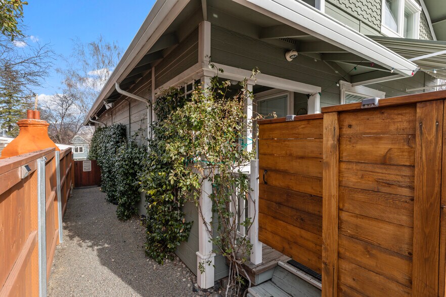 More Photos Of 574 E Main St, Ashland Apartments For Sale