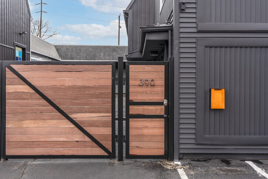 More Photos Of 390 Moffitt Blvd, Islip Warehouse For Sale