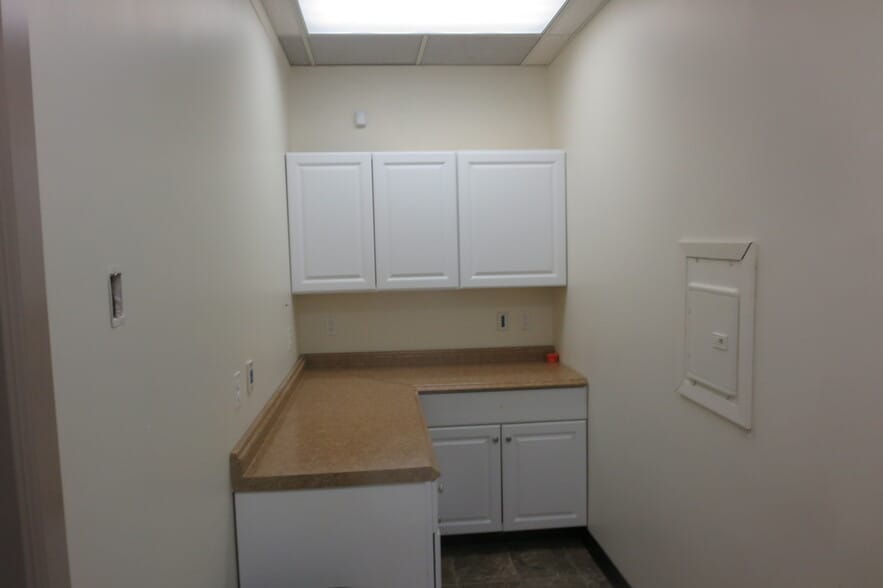 More Photos Of 189 Main Rd, Riverhead Medical For Lease