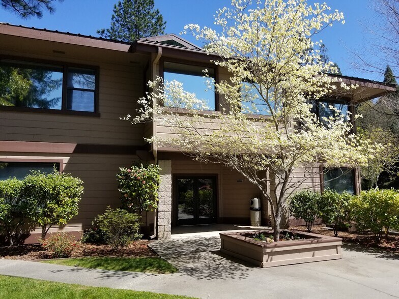 Primary Photo Of 944 McCourtney Rd, Grass Valley Office For Lease