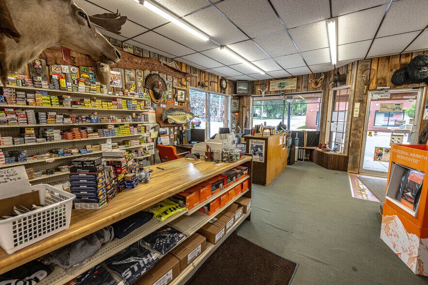 More Photos Of 300 S 2nd St, Lincoln General Retail For Sale