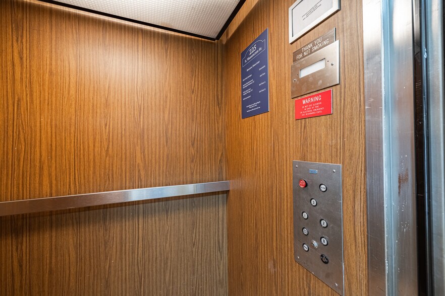 More Photos Of 223-225 N Washington St, Alexandria Office For Lease