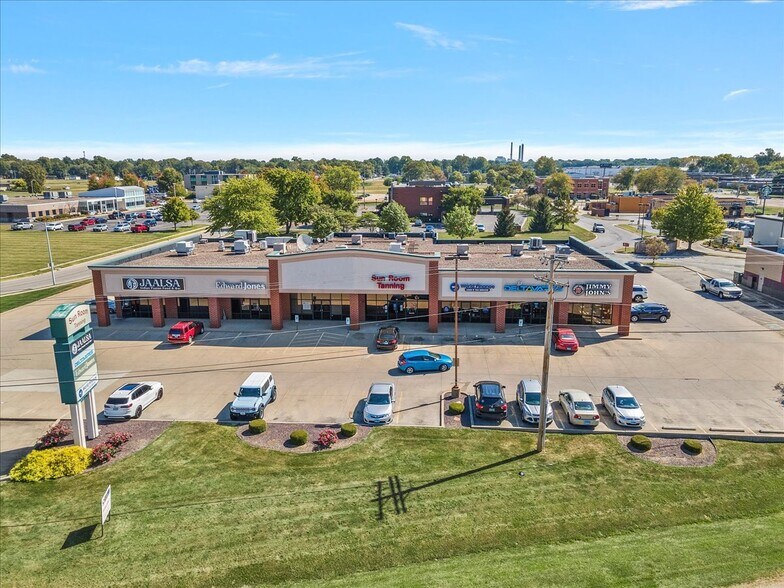 More Photos Of 3120-3126 S Sixth St, Springfield Unknown For Lease