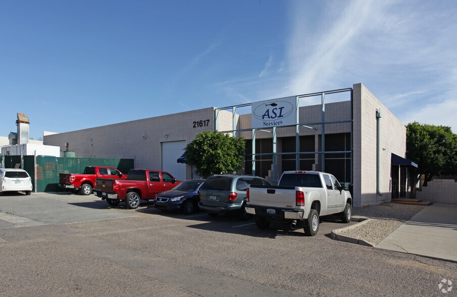 More Photos Of 21617 N 2nd Ave, Phoenix Warehouse For Lease