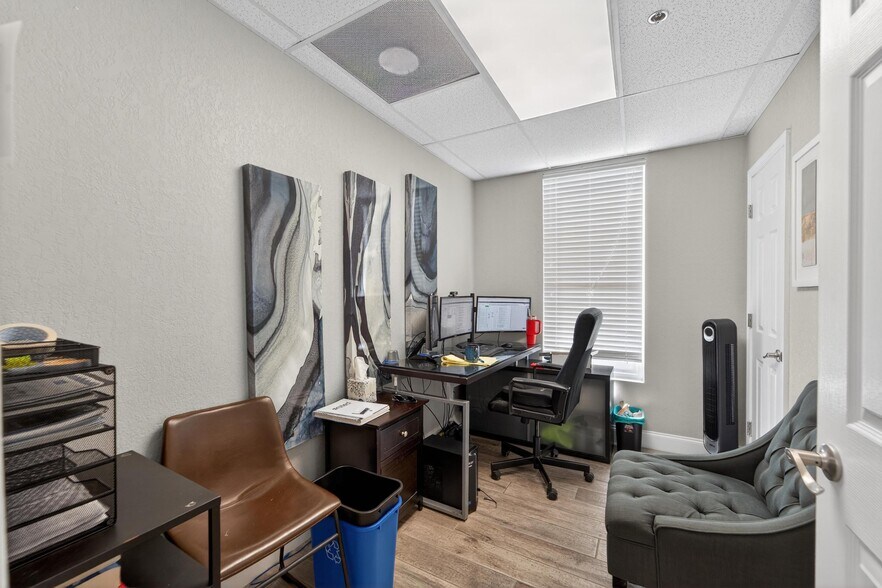 More Photos Of 3411 N 29th St, Tampa Office For Sale