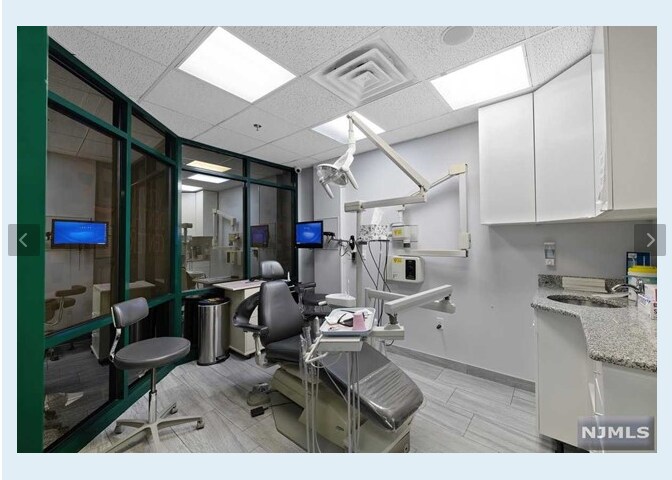 More Photos Of 73-75 Ferry St, Newark Storefront Retail Office For Sale