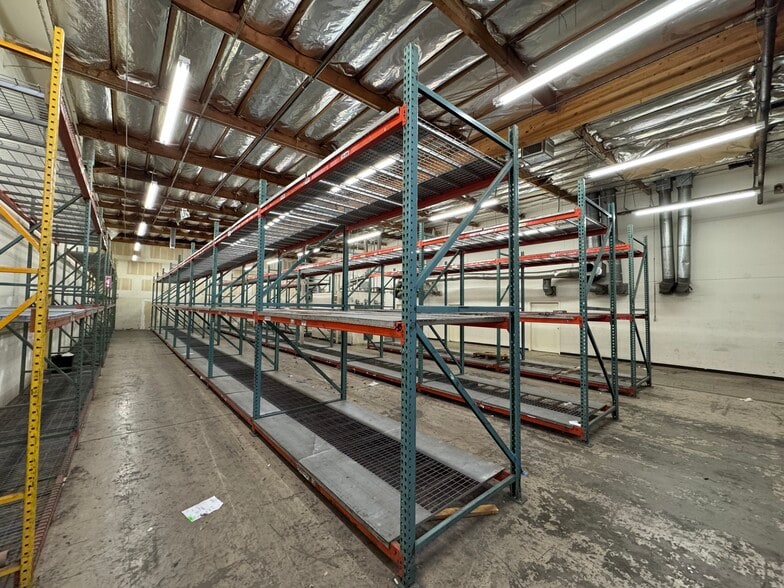 More Photos Of 8626 Wilbur Ave, Northridge Warehouse For Lease