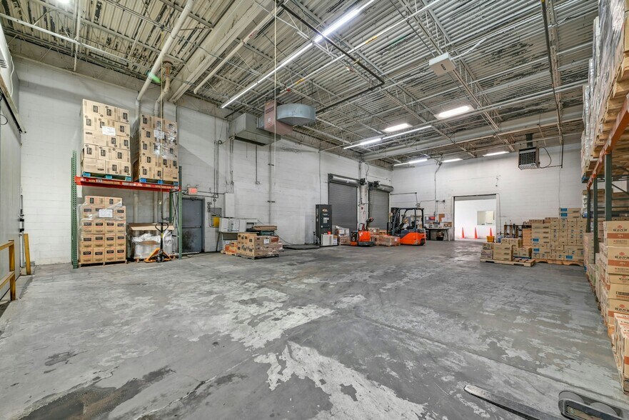 More Photos Of 106 Stonehurst Ct, Northvale Warehouse For Lease