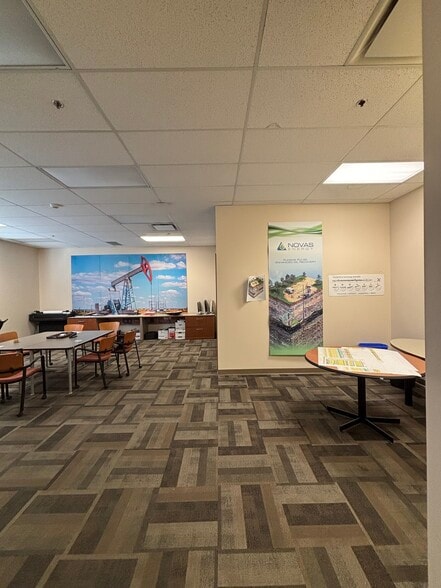 More Photos Of 10672 46th St SE, Calgary Light Distribution For Sale