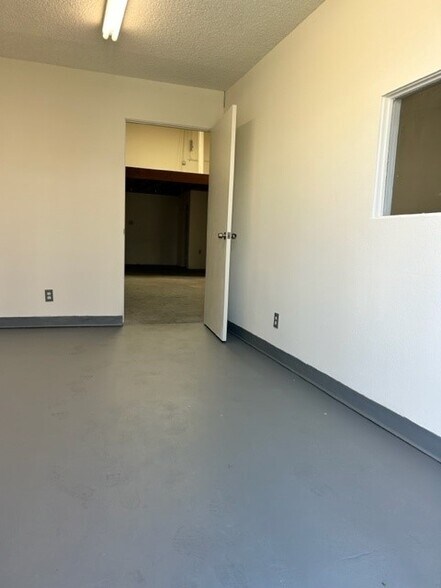 More Photos Of 1100 S Cypress St, La Habra Light Manufacturing For Lease