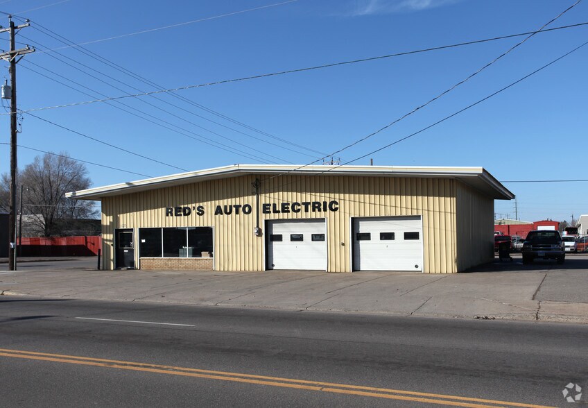 More Photos Of 625 Saint Germain St E, Saint Cloud Auto Repair For Sale