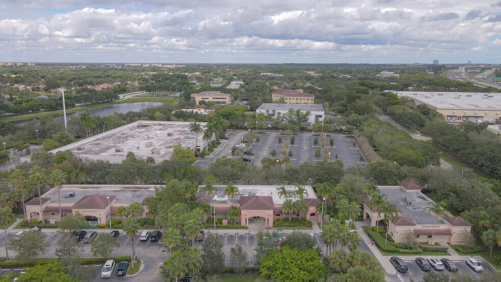 More Photos Of 1835 N Corporate Lakes Blvd, Weston Medical For Sale