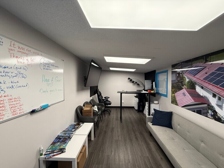 More Photos Of 4004 97th St NW, Edmonton Flex For Lease