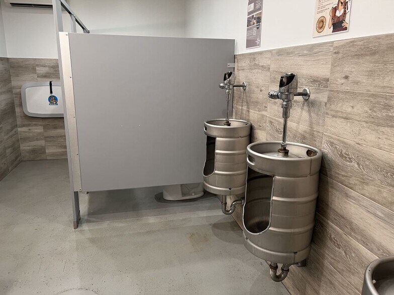 More Photos Of 16 Business Park Dr, Branford Warehouse For Sale