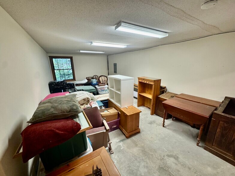 More Photos Of 24 West Rd, Ellington Apartments For Sale