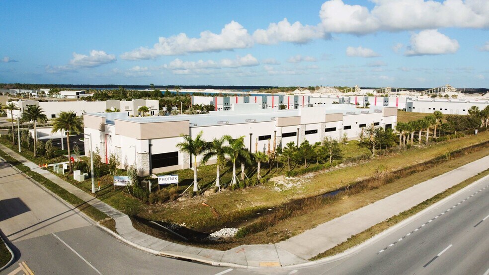 More Photos Of 12271 Itec Park Dr, Fort Myers General Retail For Sale