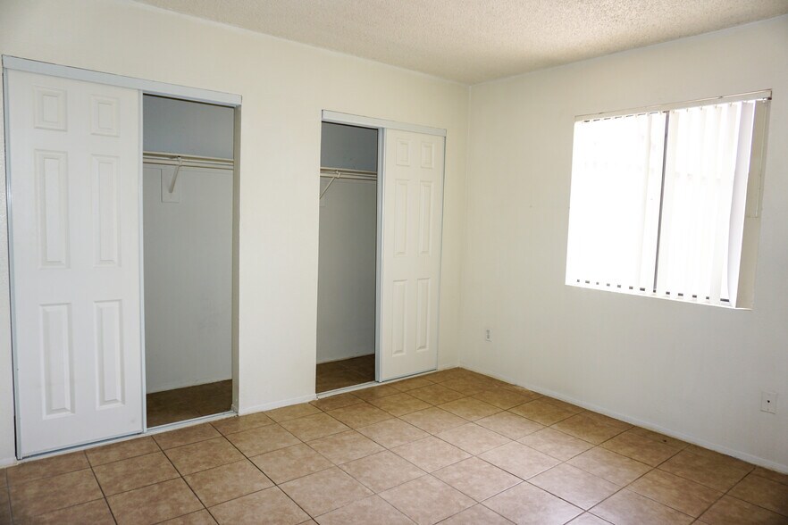 More Photos Of 2859 Wheelwright Dr, Las Vegas Apartments For Sale
