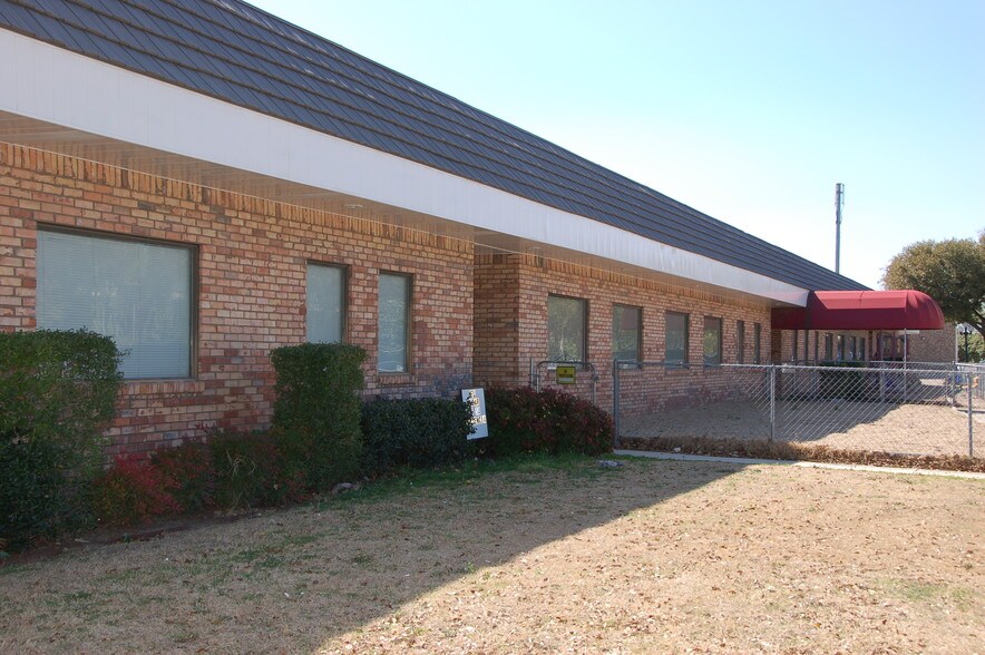 More Photos Of 3405 Custer Rd, Plano Office For Lease