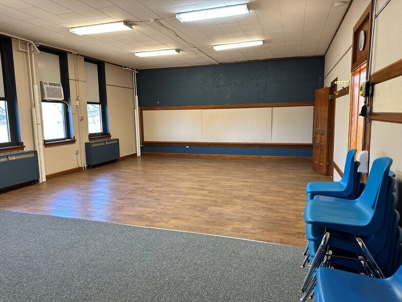 More Photos Of 210 W 7th Ave, Ashland Schools For Sale