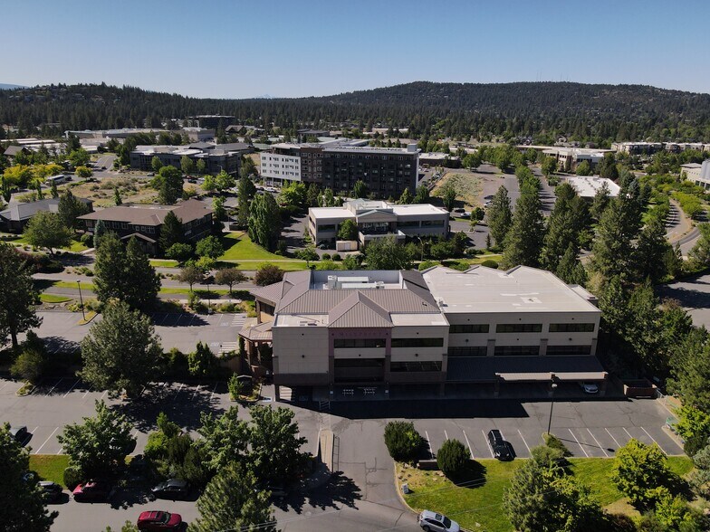 More Photos Of 650 SW Columbia St, Bend Medical For Sale