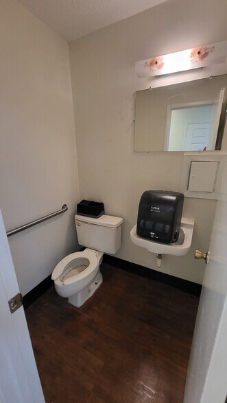 More Photos Of 8811 Front Beach Rd, Panama City Beach Medical For Lease