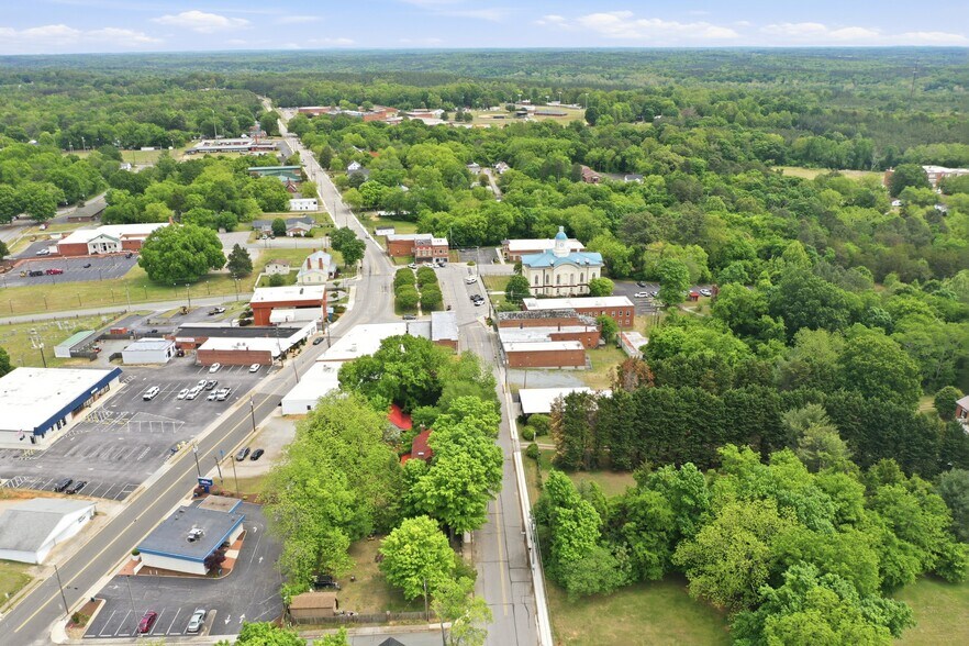 More Photos Of 43 Main W St, Yanceyville Office For Sale
