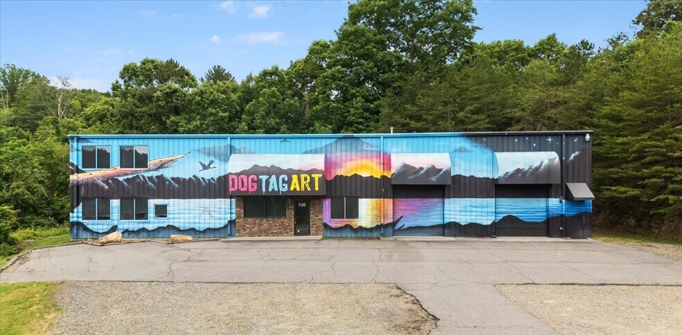 More Photos Of 106 Flow State Vis, Asheville Flex For Lease