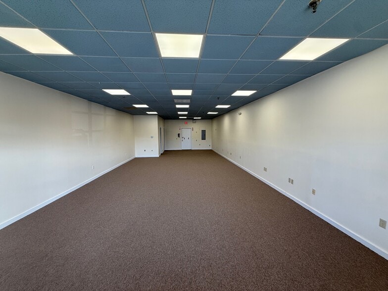 More Photos Of 1638-1662 Falmouth Rd, Centerville Storefront For Lease