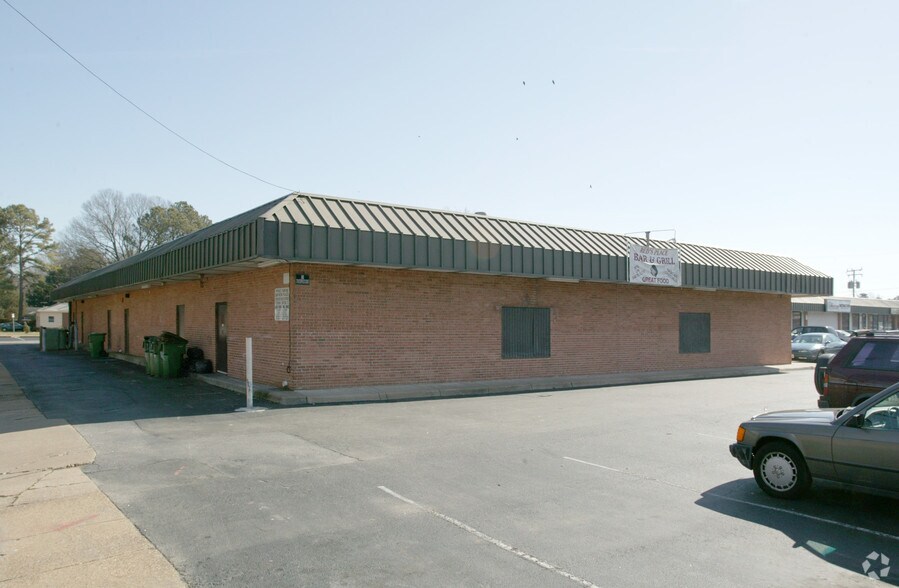 More Photos Of 7924-7930 Chesapeake Blvd, Norfolk Unknown For Lease