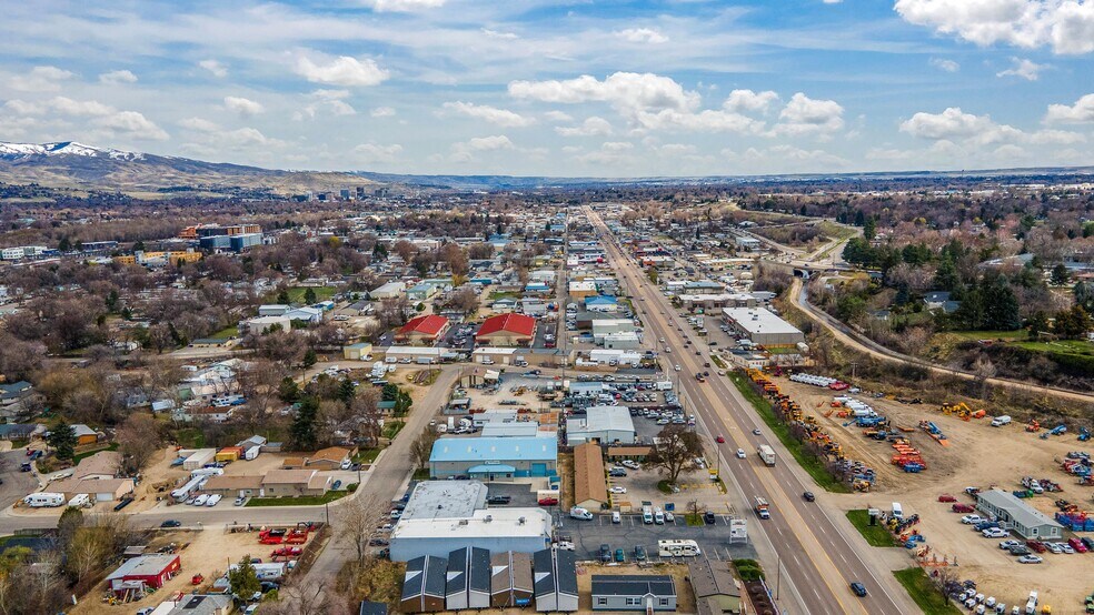 More Photos Of 4684-4688 W Chinden Blvd, Boise Freestanding For Lease