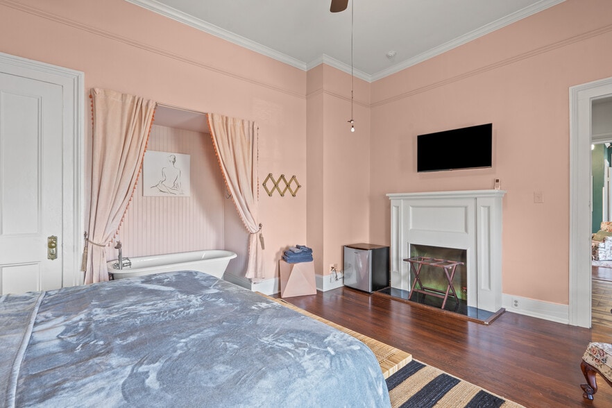 More Photos Of 1103 33rd St, Galveston Hotel For Sale