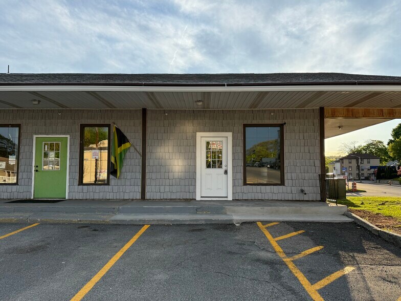 More Photos Of 118 Cambridge St, Worcester Unknown For Lease