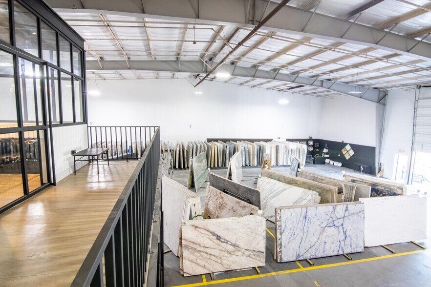 More Photos Of 1921 5th Ave S, Saint Petersburg Warehouse For Lease