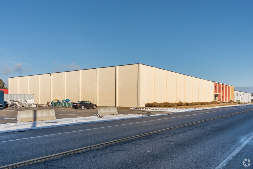 More Photos Of 165 Pleasant Ave, South Portland Warehouse For Lease