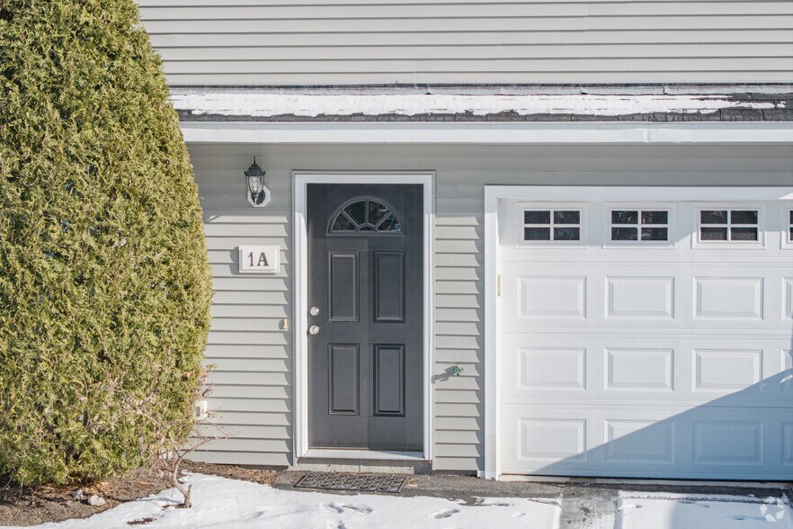 More Photos Of 75 Esmond St, West Warwick Apartments For Sale