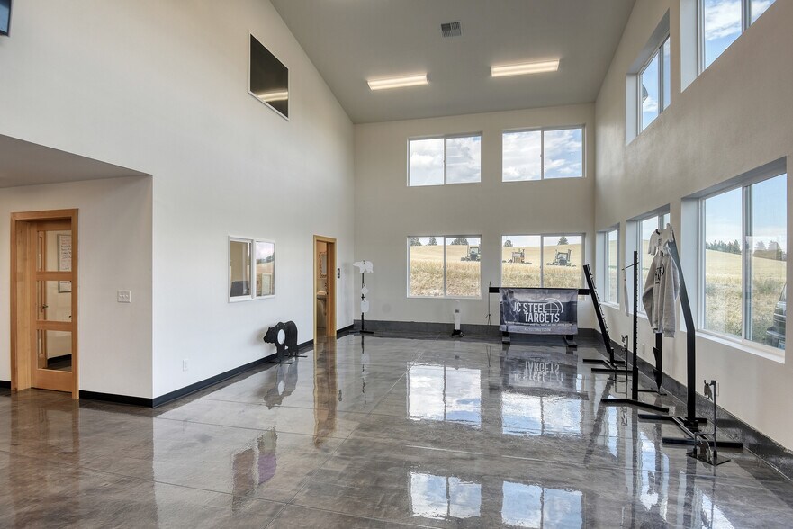 More Photos Of 30 S Fred Johns Way, Cheney Warehouse For Lease