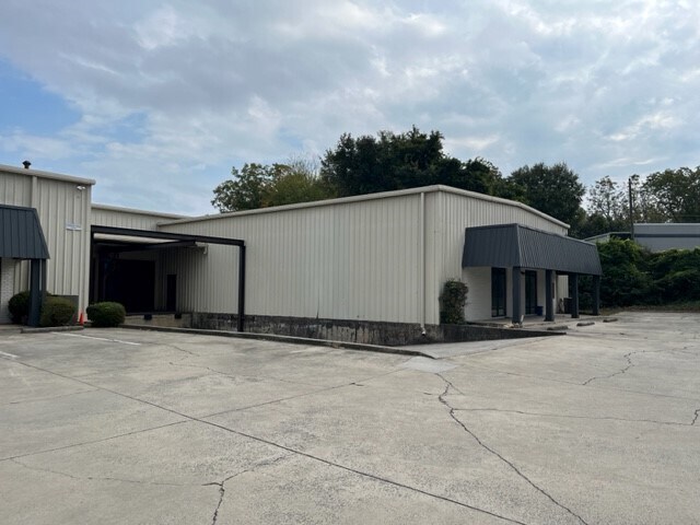 More Photos Of 3683 N Peachtree Rd, Atlanta Distribution For Lease