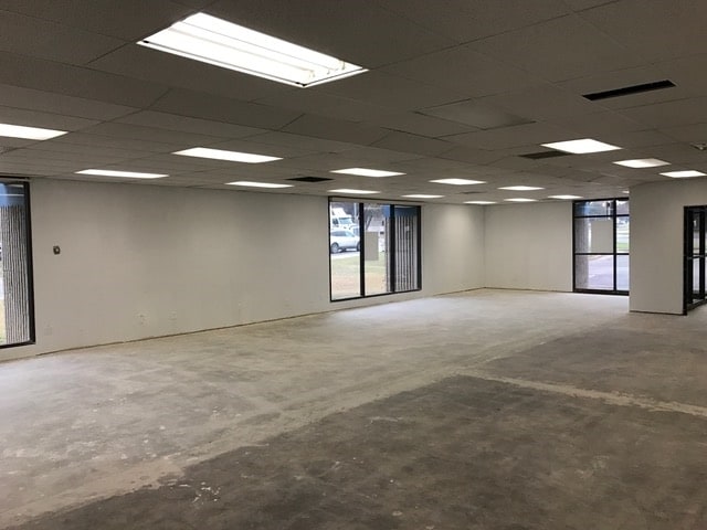 More Photos Of 2007 Kramer Ln, Austin General Retail For Lease