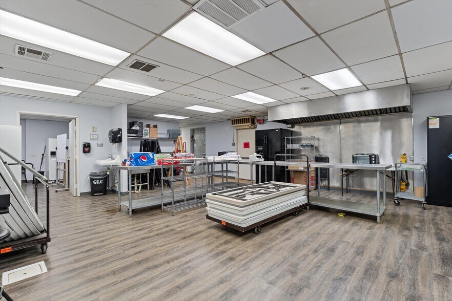 More Photos Of 3700 W Avenue L, Lancaster Schools For Lease