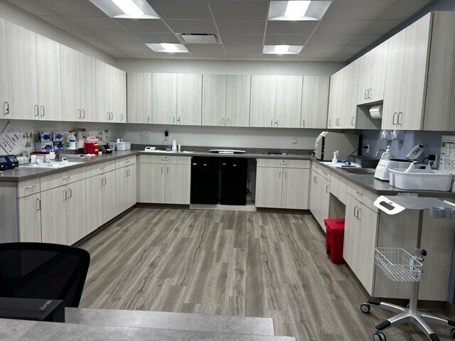 More Photos Of 1362 W Central Ave, Delaware Healthcare For Sale